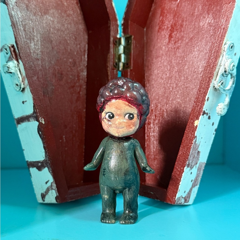 🧟 Custom Zombie Sonny Angel + Bloody Coffin Display 🩸